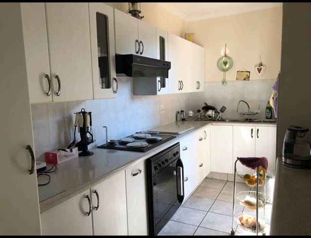 2 BEDROOM TOWNHOUSE FOR SALE IN THREE RIVERS EAST